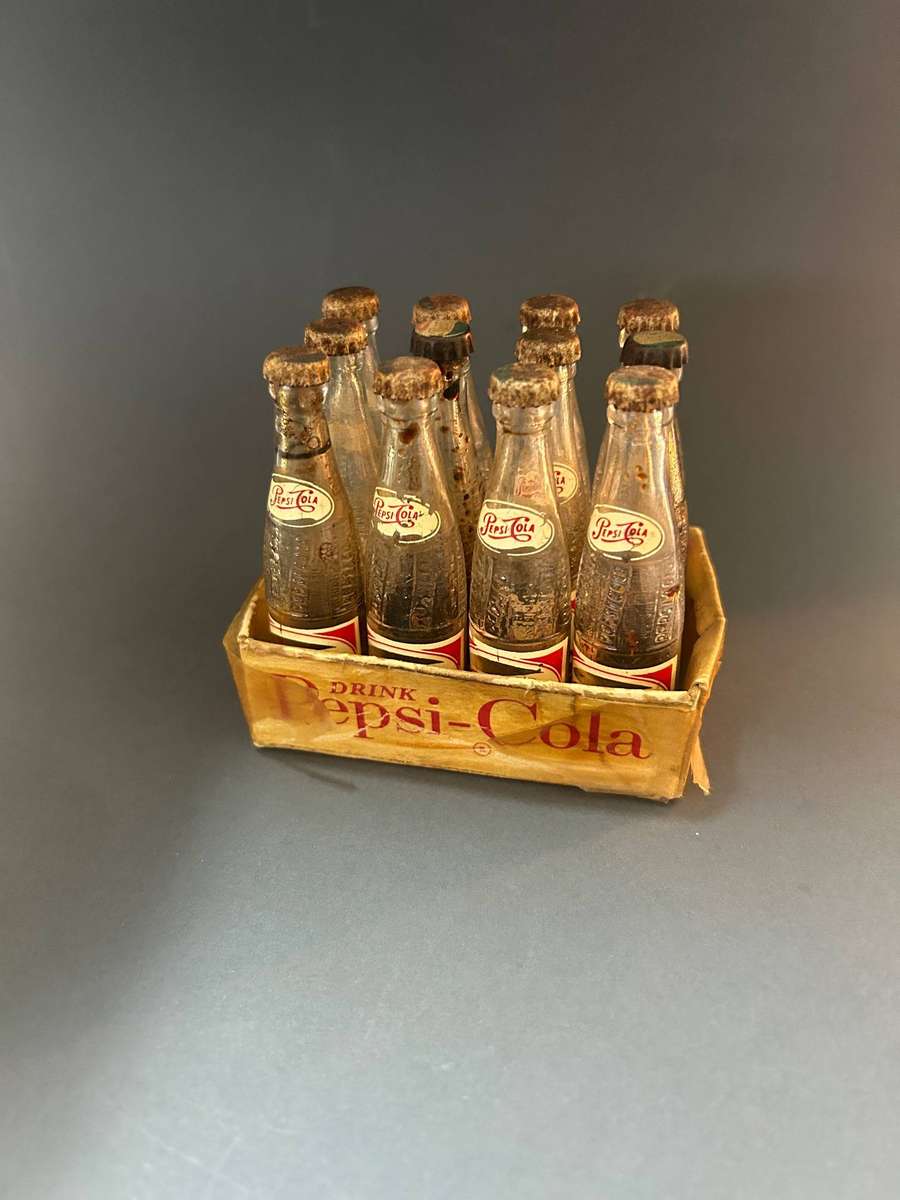 Pepsi mini crate with bottles