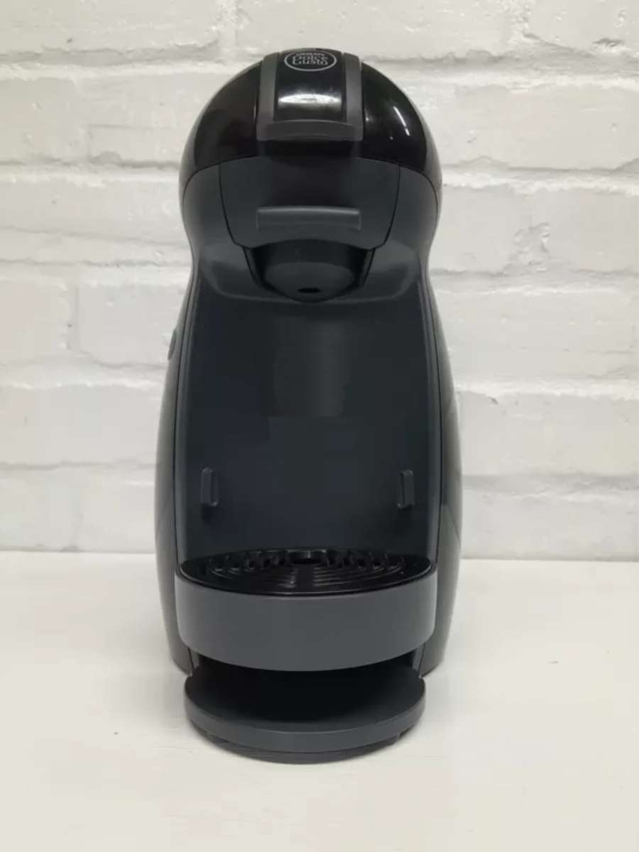 Nescafe Dolce Gusto Coffee Machine (Black)