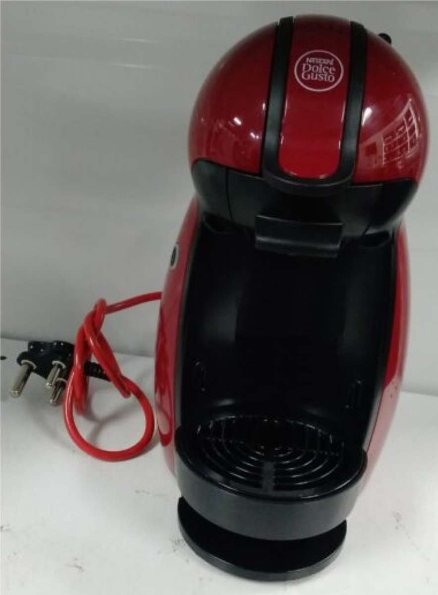 Nescafe Dolce Gusto Coffee Machine (Red)