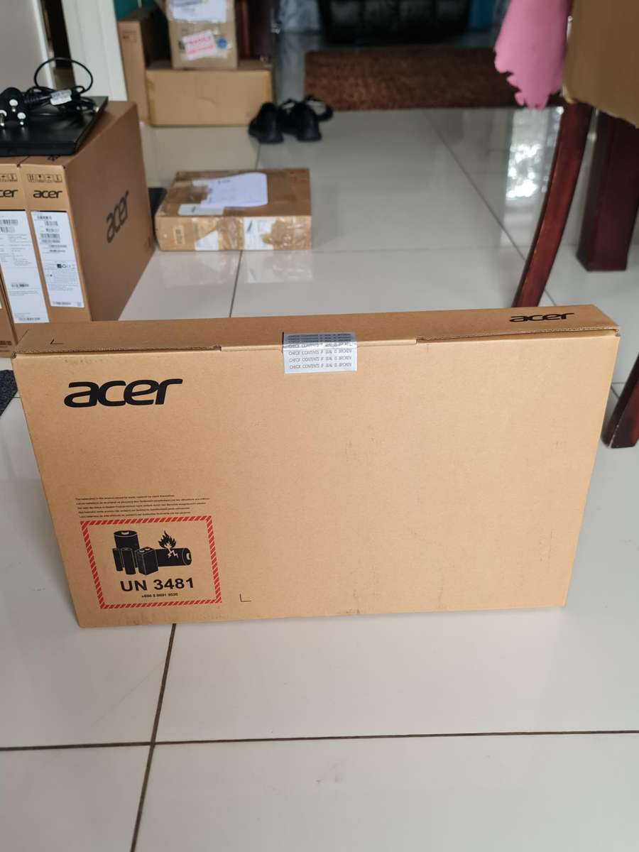 BRAND NEW SEALED - ACER ASPIRE 3 - AMD DUAL CORE - A4-9120E - 4GB - 500GB - AMD RADEON R3 GRAPHICS