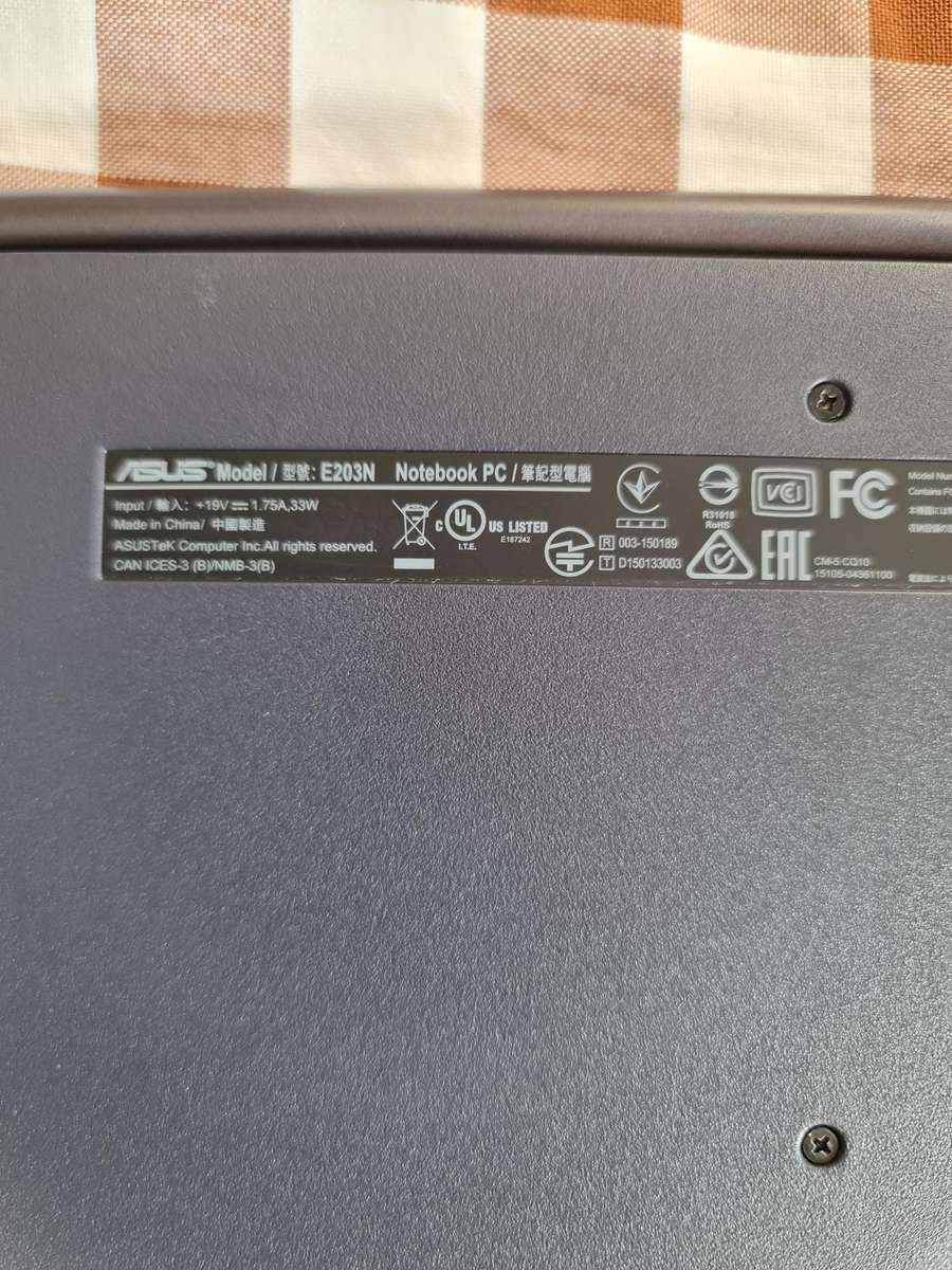 ASUS E203N LAPTOP - INTEL CELERON N3350 - 4GB - 64GB eMMC - 11.6 INCH SCREEN - WINDOWS 10 - CHARGER