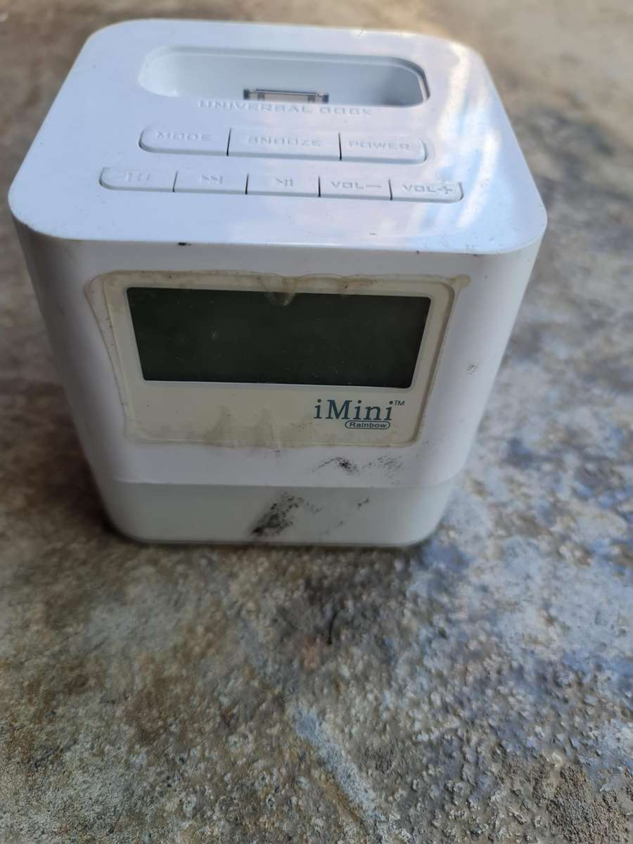 OZAKI  - DOCK - DIGITAL CLOCK - RADIO SOUND SYSTEM WITH NIGHT LIGHT FOR IPOD - IP830