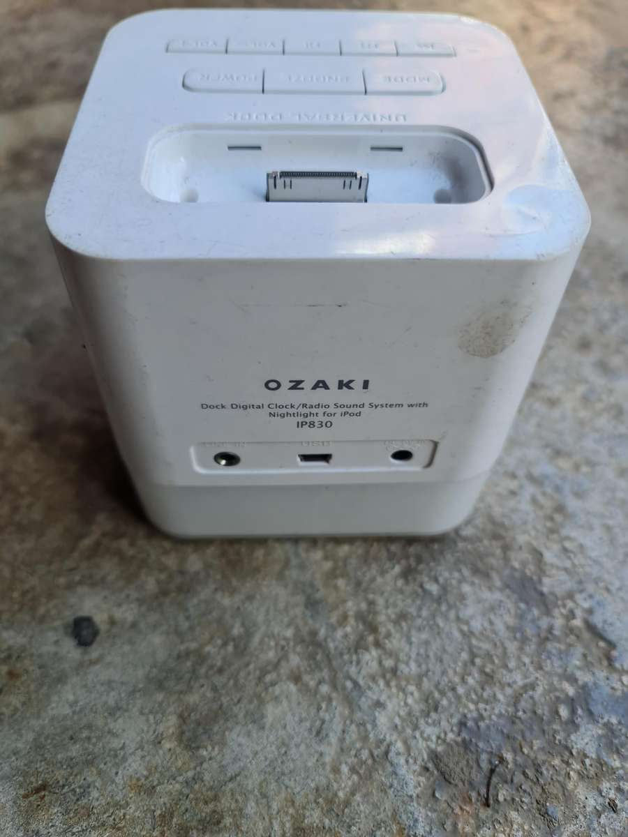 OZAKI  - DOCK - DIGITAL CLOCK - RADIO SOUND SYSTEM WITH NIGHT LIGHT FOR IPOD - IP830