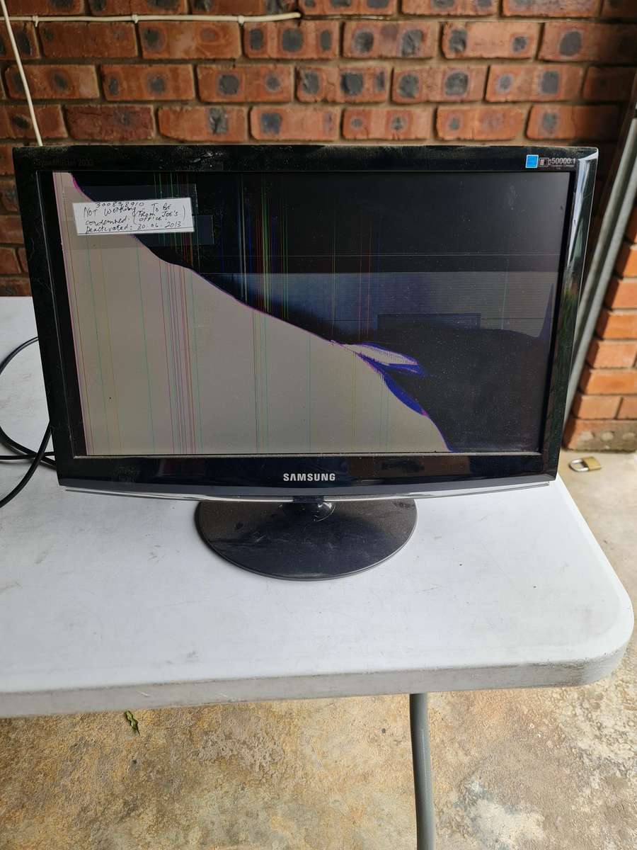SAMSUNG MONITOR - 20 INCH LCD - MODEL 2033SWPLUS - PLEASE READ