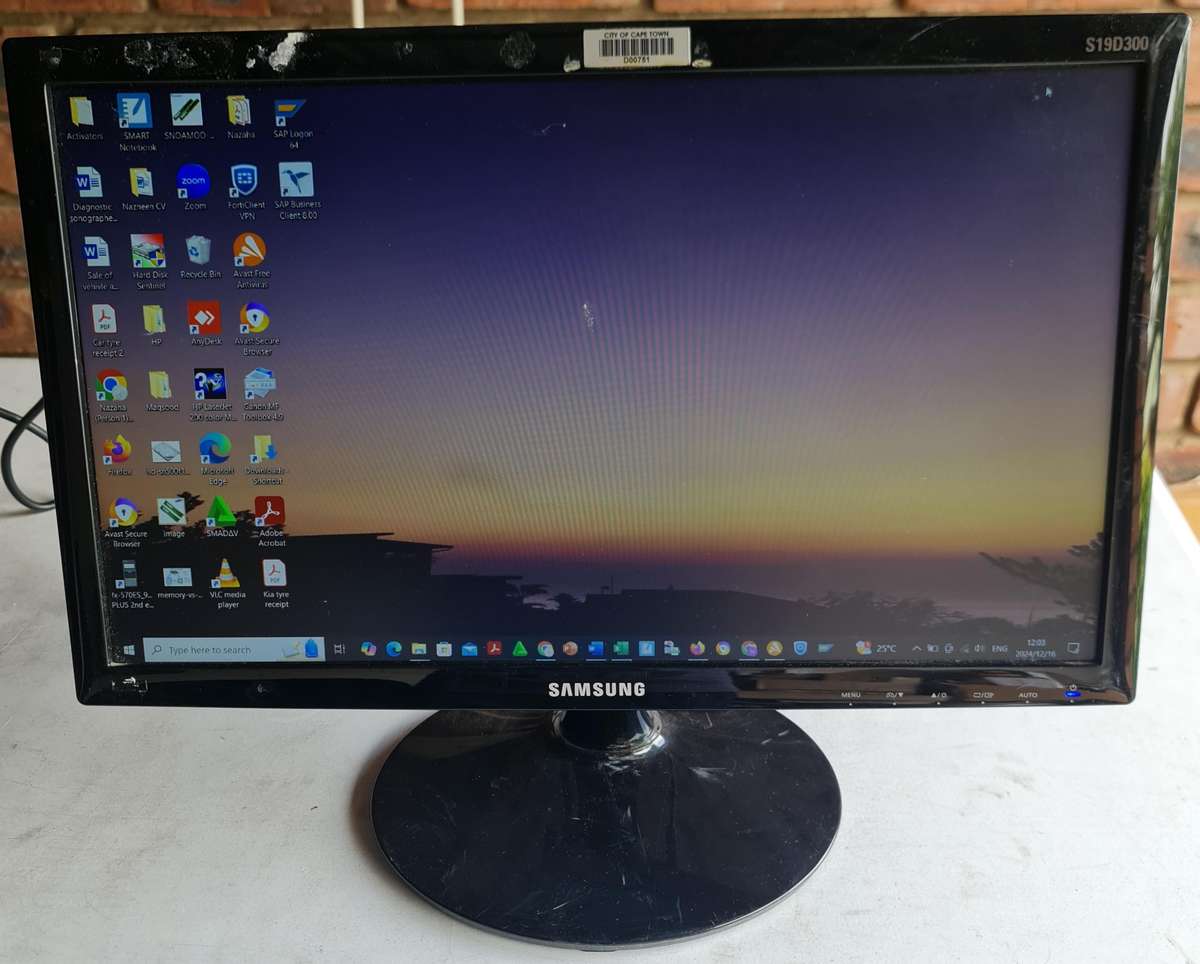 SAMSUNG S19D300 MONITOR - 19 INCH MONITOR - FULL WORKING CONDITION