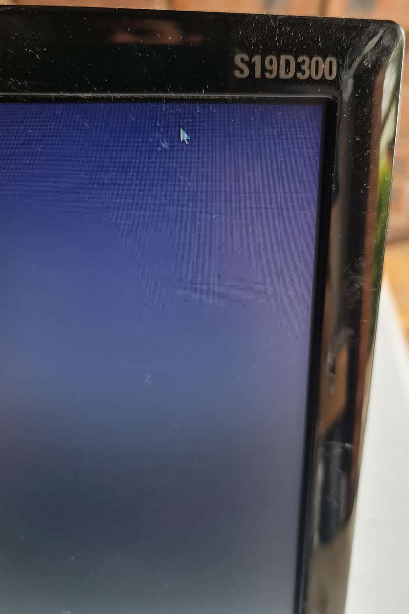 SAMSUNG S19D300 MONITOR - 19 INCH MONITOR - FULL WORKING CONDITION