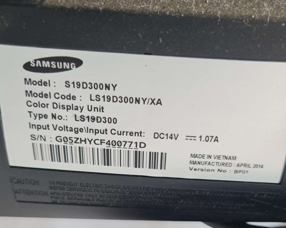 SAMSUNG S19D300 MONITOR - 19 INCH MONITOR - FULL WORKING CONDITION