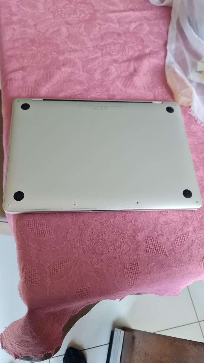 MACBOOK PRO 13 - 2017 MODEL - 8GB MEMORY - 128GB SSD HARD DRIVE