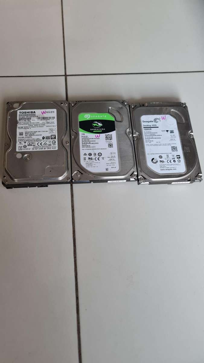 HARD DRIVES - 1TB - 3.5 INCH - 100% HEALTH - BID IS PER DRIVE - SEAGATE AND TOSHIBA