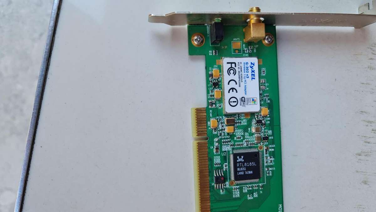 WIFI - WIRELESS CARDS - 2 X WIRELESS CARDS - AS PER PICS - BID IS FOR BOTH TOGETHER