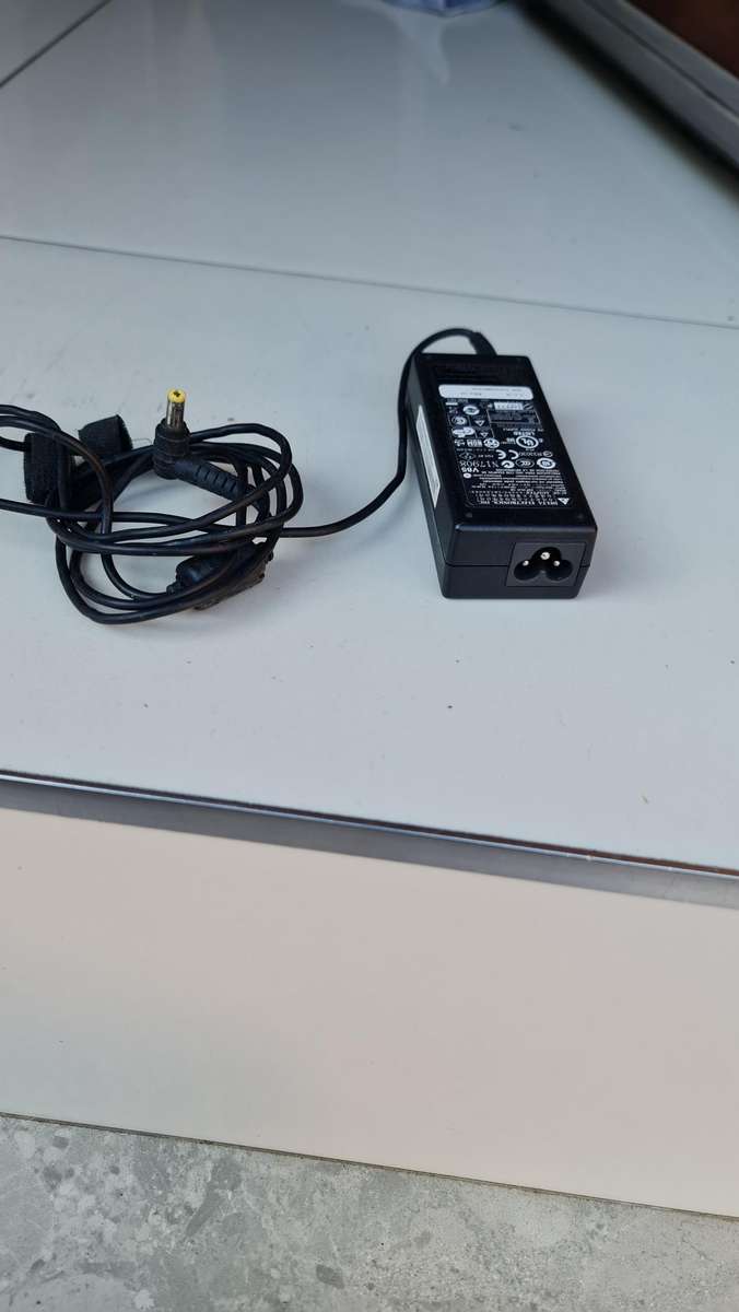 ORIGINAL DELL CHARGER - DELTA - AS PER PIC - 19V - 3.42 - FULL WORKING CONDITION
