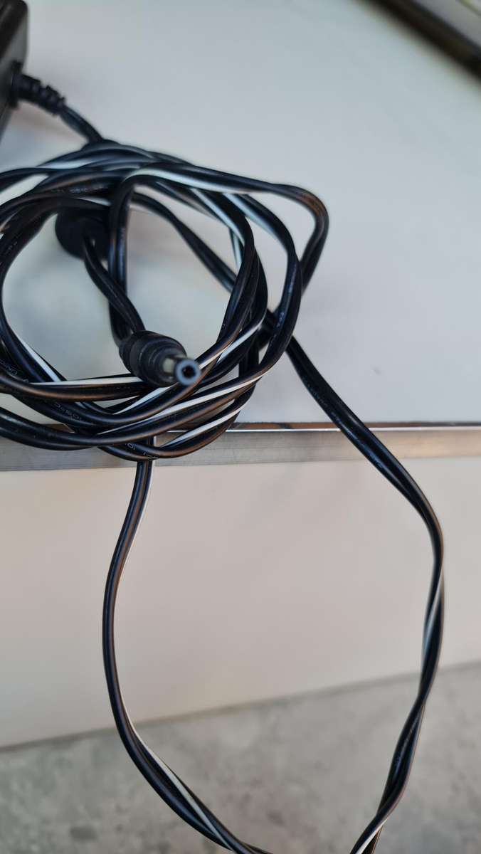 DELTA CHARGER - AS PER PIC - 24V - 150mA - FULL WORKING CONDITION