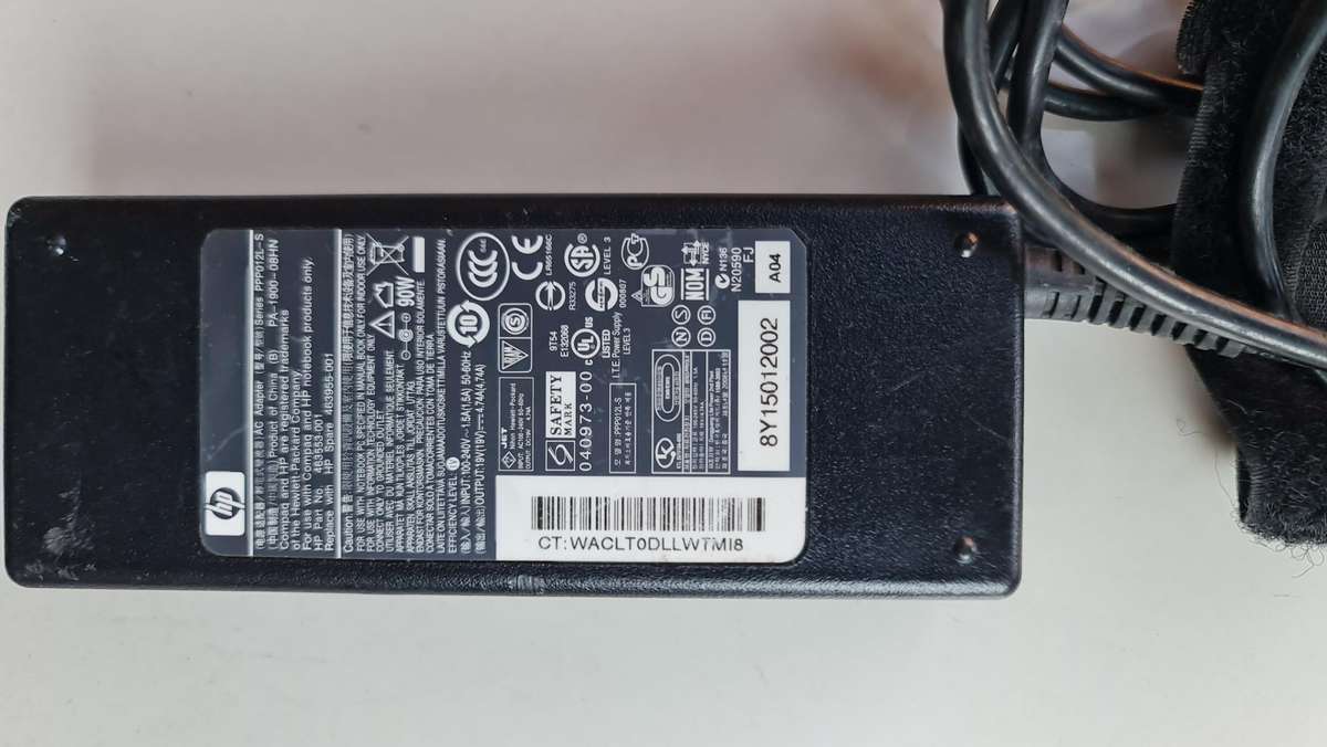 ORIGINAL HP CHARGER - AS PER PIC - 19V - 4.74 - FULL WORKING CONDITION