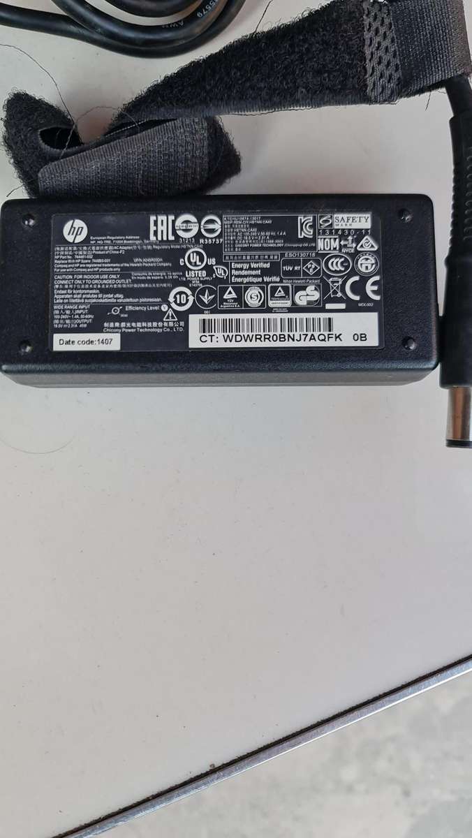 ORIGINAL HP CHARGER - AS PER PIC - 19.5V - 2.31A - 45W - FULL WORKING CONDITION