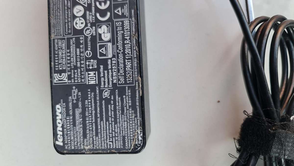 ORIGINAL LENOVO CHARGER - AS PER PIC - 20V - 2.25A - FULL WORKING CONDITION