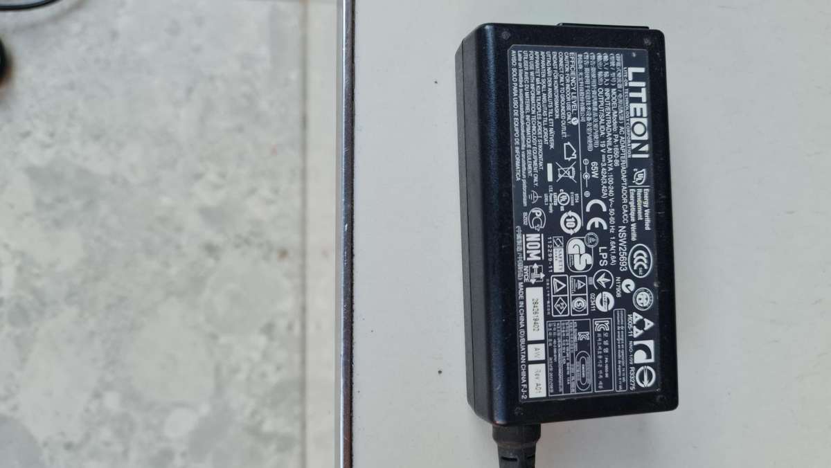 ORIGINAL ACER - LITEON - AS PER PIC - 19V - 3.42A - FULL WORKING CONDITION