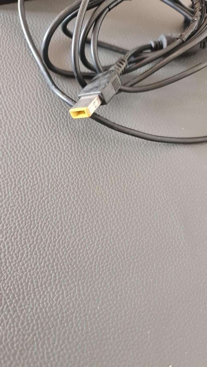 ORIGINAL LENOVO CHARGER - AS PER PIC - 20V - 2.25A - FULL WORKING CONDITION