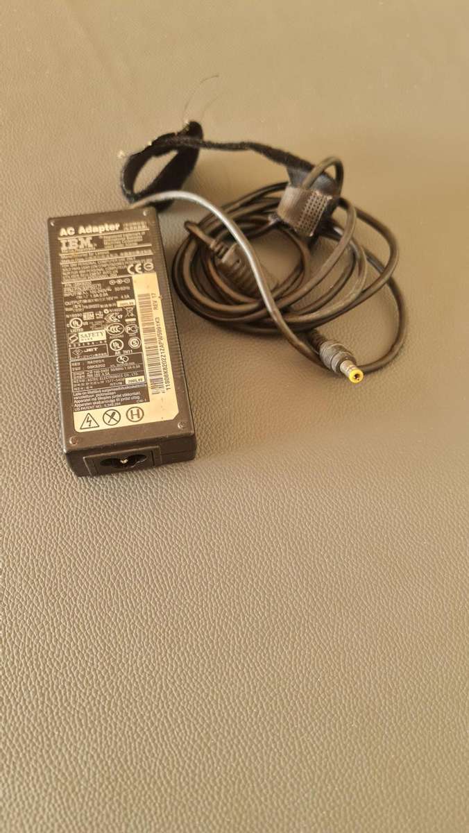 ORIGINAL IBM CHARGER - AS PER PIC - 16V - 4.5A - FULL WORKING CONDITION