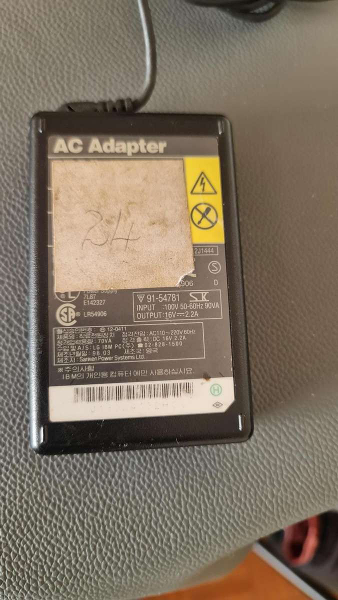 ORIGINAL IBM CHARGER - AS PER PIC - 16V - 2.2A - FULL WORKING CONDITION