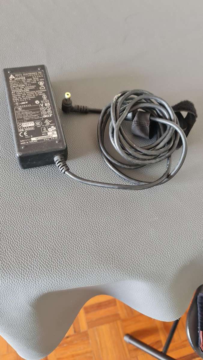 ORIGINAL ACER CHARGER - DELTA - AS PER PIC - 19V - 3.42 - FULL WORKING CONDITION