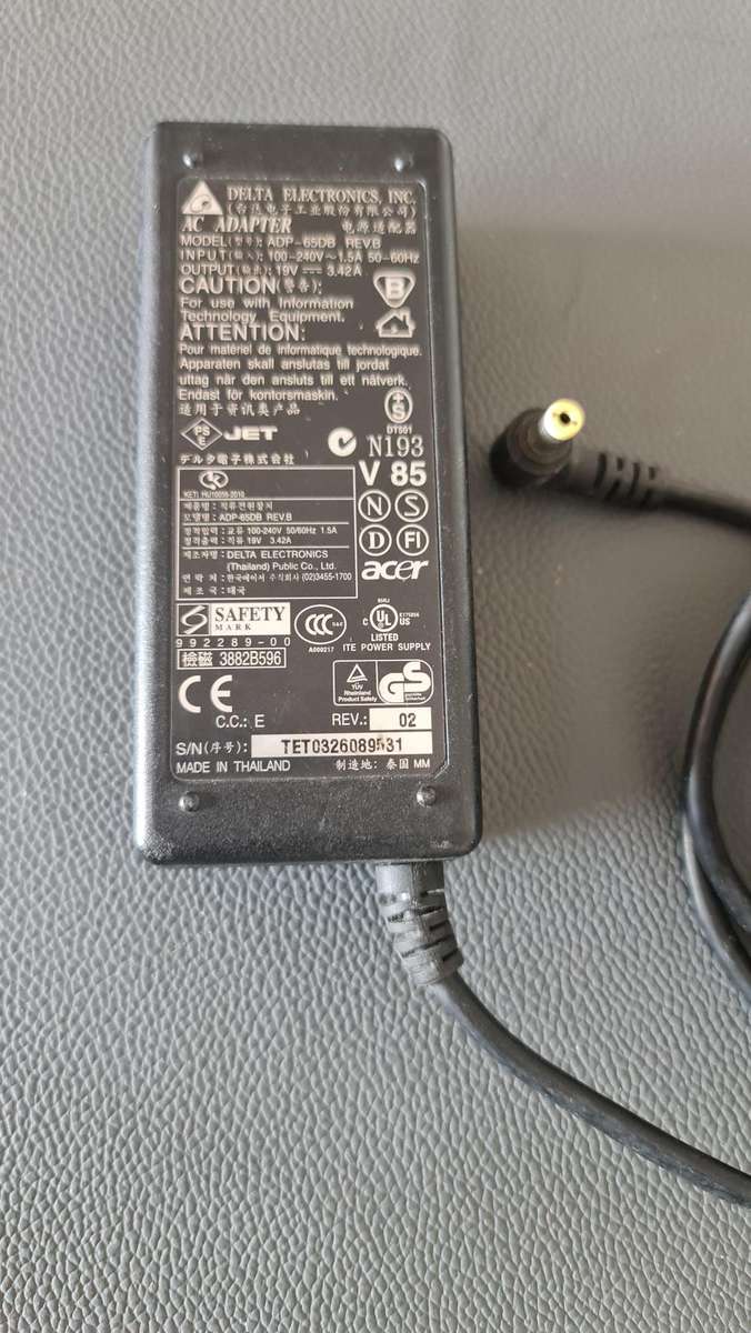 ORIGINAL ACER CHARGER - DELTA - AS PER PIC - 19V - 3.42 - FULL WORKING CONDITION