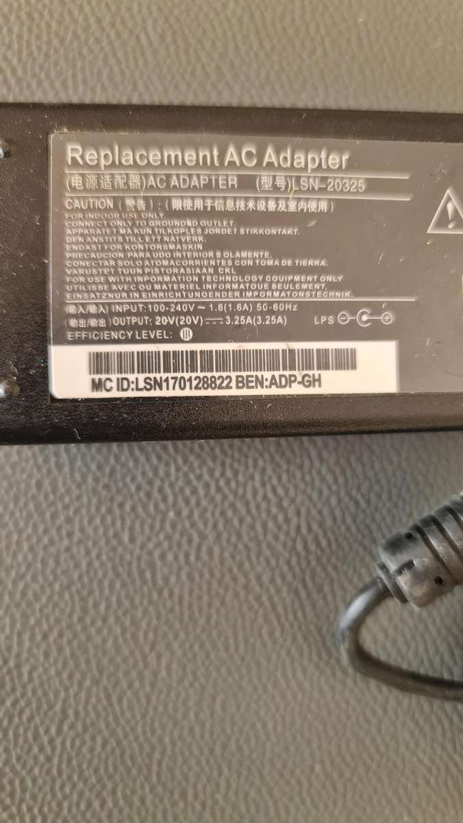 GENERIC CHARGER - AS PER PIC - 19V - 3.25A - FULL WORKING CONDITION