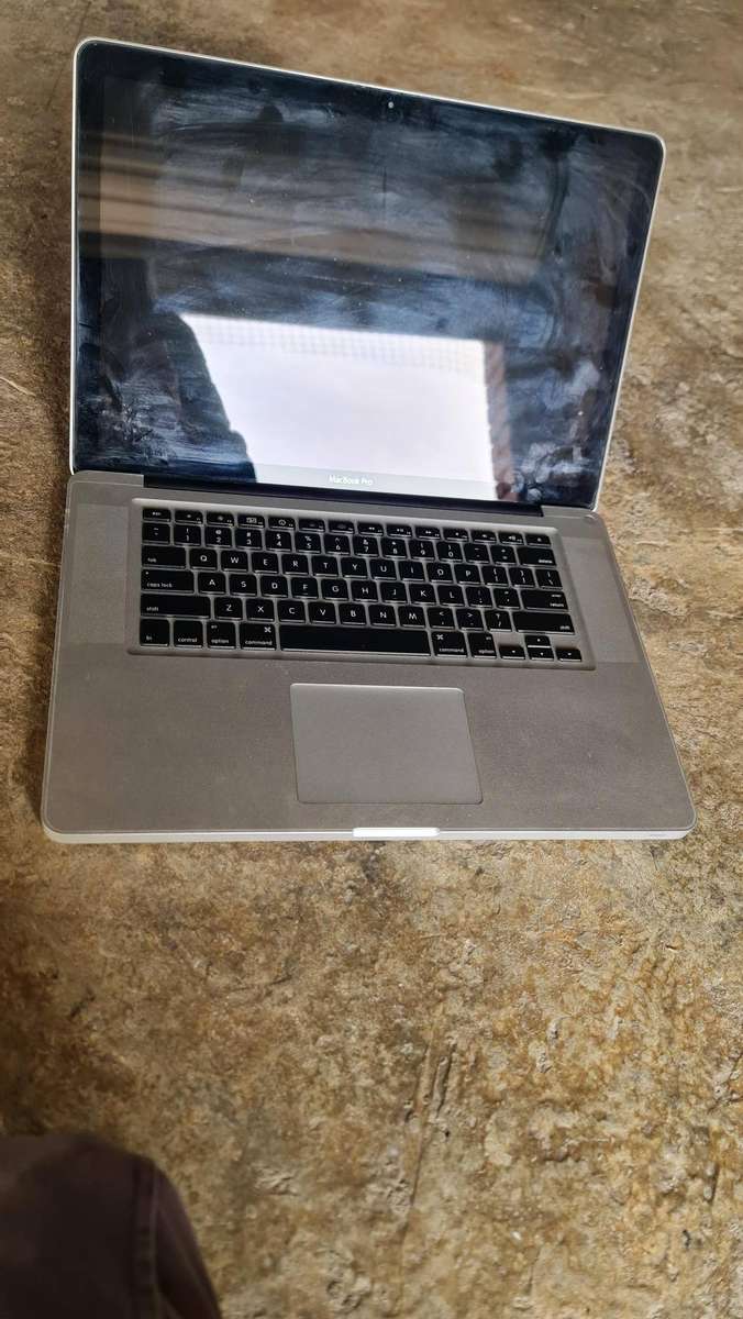 MacBook Pro 15 - A1286 - 15 inch Display