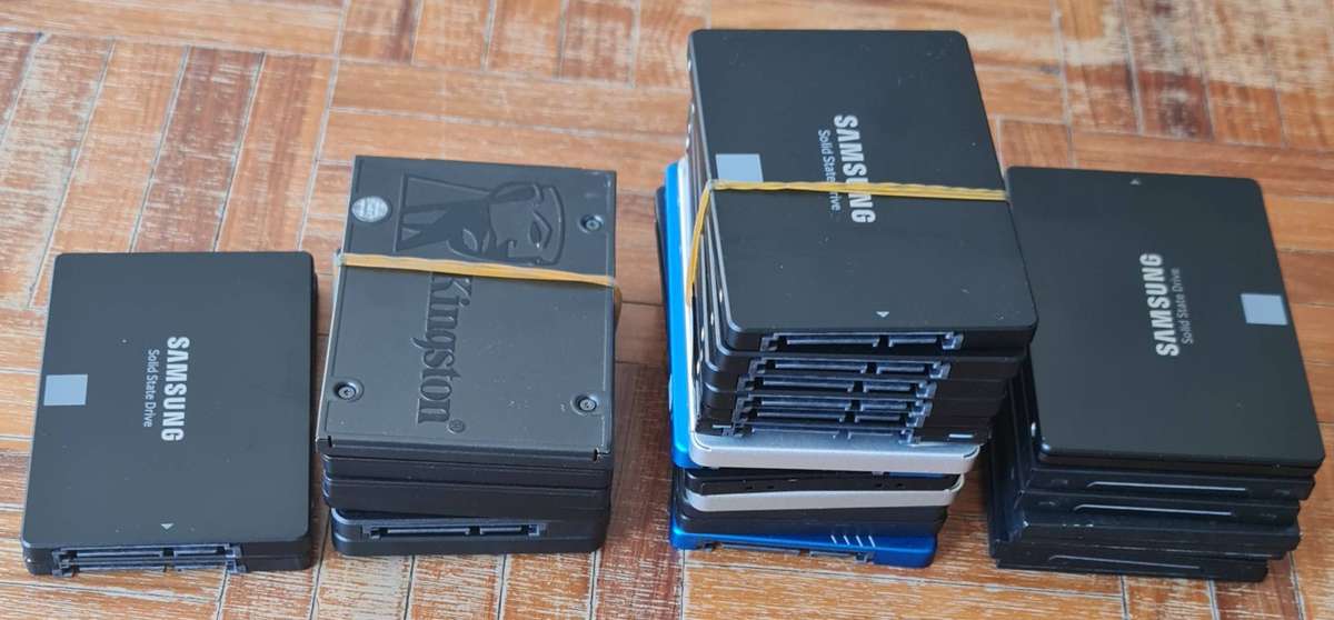 LAST MINUTE AUCTION - 1TB SSD - 2.5 INCH - DIFFERENT BRANDS