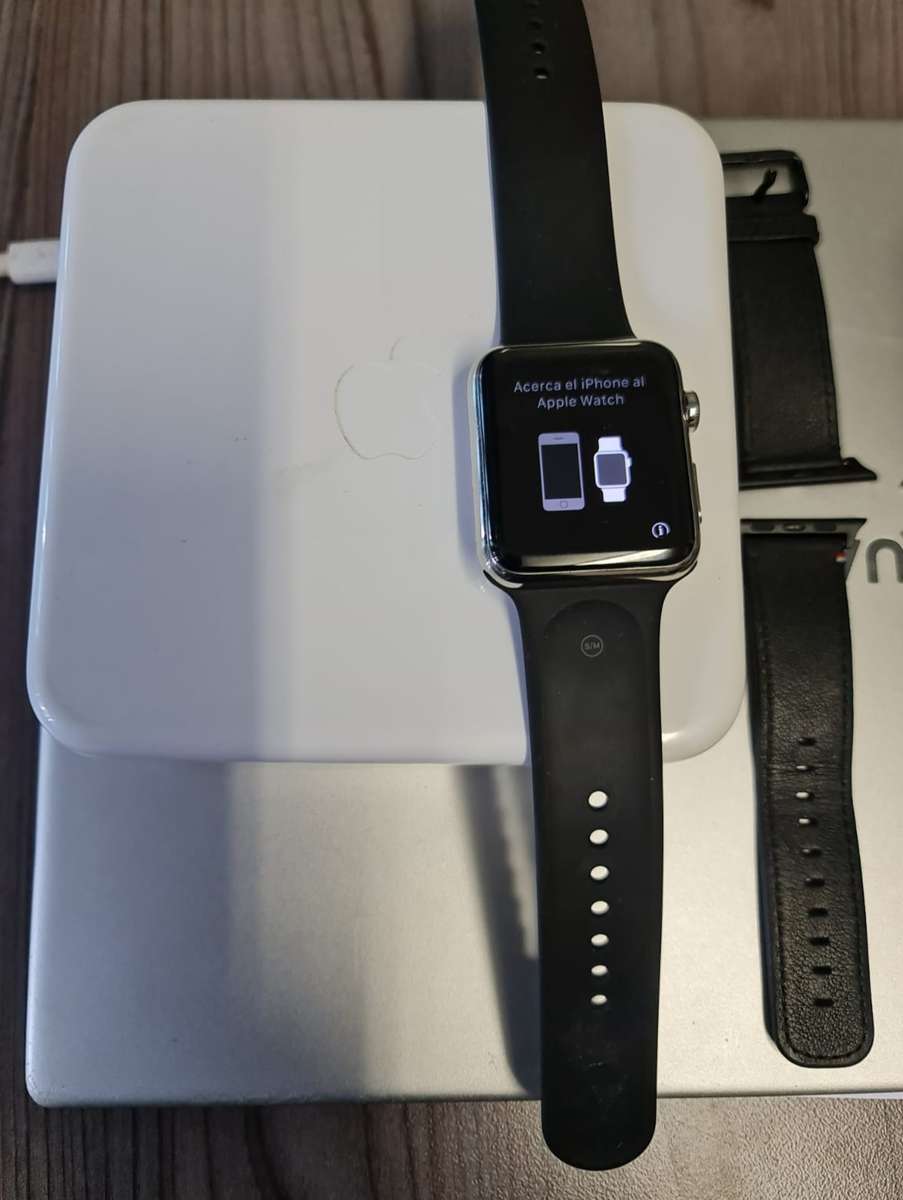 WEEKEND CLEARANCE - APPLE WATCH - SERIES 0 - 42MM - WITH 4 SETS OF BANDS - EXCELLENT CONDITION