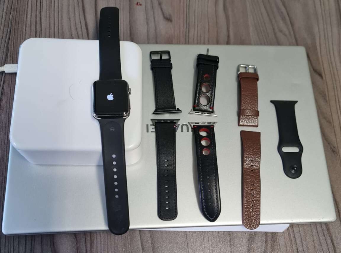 WEEKEND CLEARANCE - APPLE WATCH - SERIES 0 - 42MM - WITH 4 SETS OF BANDS - EXCELLENT CONDITION