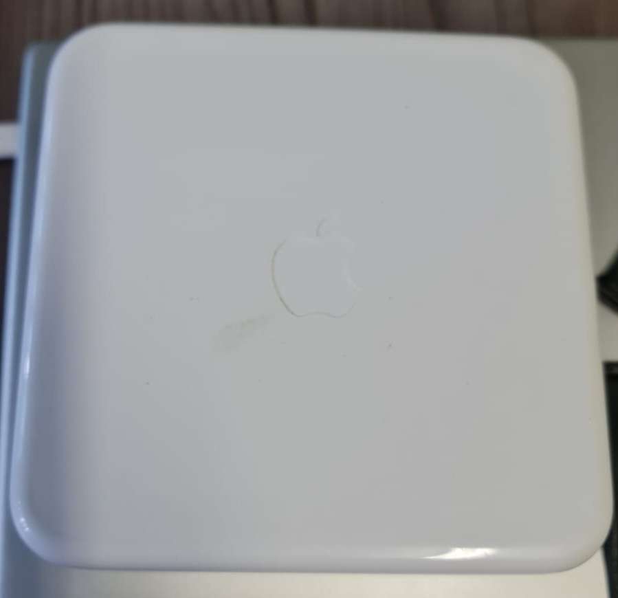 WEEKEND CLEARANCE - APPLE WATCH - SERIES 0 - 42MM - WITH 4 SETS OF BANDS - EXCELLENT CONDITION