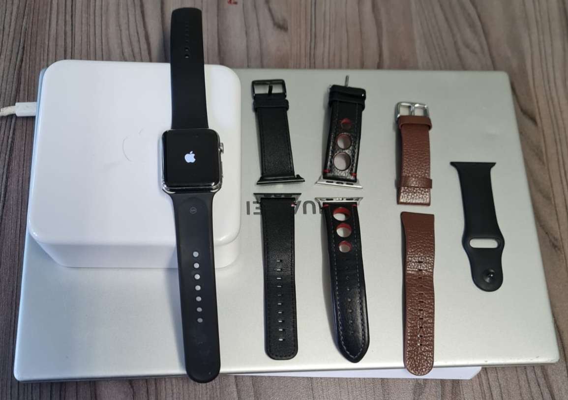 WEEKEND CLEARANCE - APPLE WATCH - SERIES 0 - 42MM - WITH 4 SETS OF BANDS - EXCELLENT CONDITION