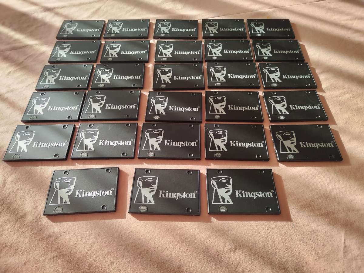KINGSTON - 1TB SSD HARD DRIVES - ALL 98%/99% HEALTH - 2.5 INCH - EXCELLENT WORKING CONDITION