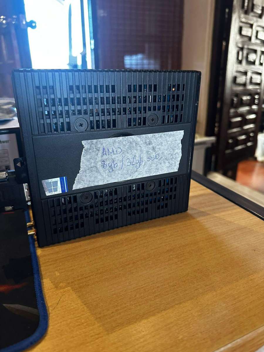 DELL WYSE - AMD GX-415GA SOC WITH RADEON HD GRAPHICS 1.50GHZ - 8GB - 32GB EMMC - WIN 10 INSTATLLED