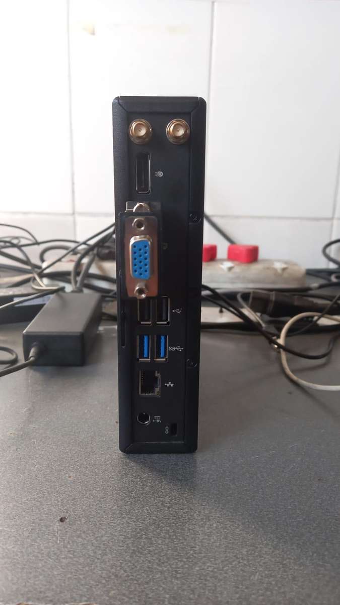 DELL WYSE - AMD GX-415GA SOC WITH RADEON HD GRAPHICS 1.50GHZ - 8GB - 32GB EMMC - WIN 10 INSTATLLED