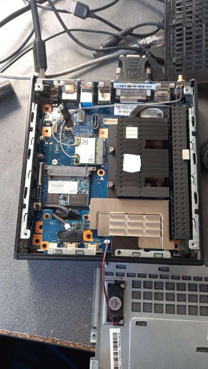 DELL WYSE - AMD GX-415GA SOC WITH RADEON HD GRAPHICS 1.50GHZ - 8GB - 32GB EMMC - WIN 10 INSTATLLED