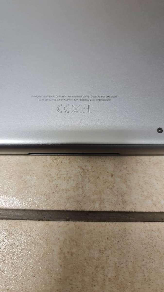 MACBOOK PRO 14 - 2021 MODEL - A2442 - M1 PRO CHIP - 14 INCH SCREEN - PLEASE READ