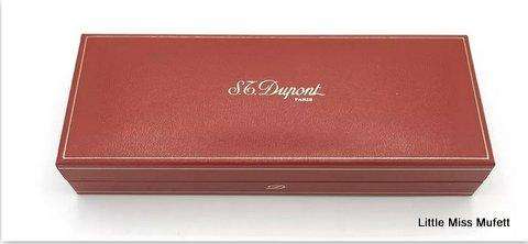 A Du Pont fountain pen with original booklets and guarantee card with  a set of cartridges