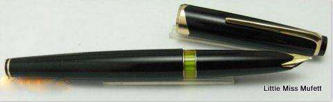 A Mont Blanc Meisterstuck 72 fountain pen with a gold nib---Unboxed