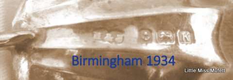 A set of 6 boxed Hallmarked silver coffee bean spoons.