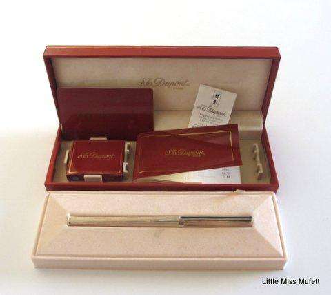 A Du Pont fountain pen with original booklets and guarantee card with  a set of cartridges