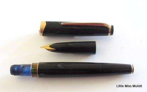 A Mont Blanc Meisterstuck 72 fountain pen with a gold nib---Unboxed