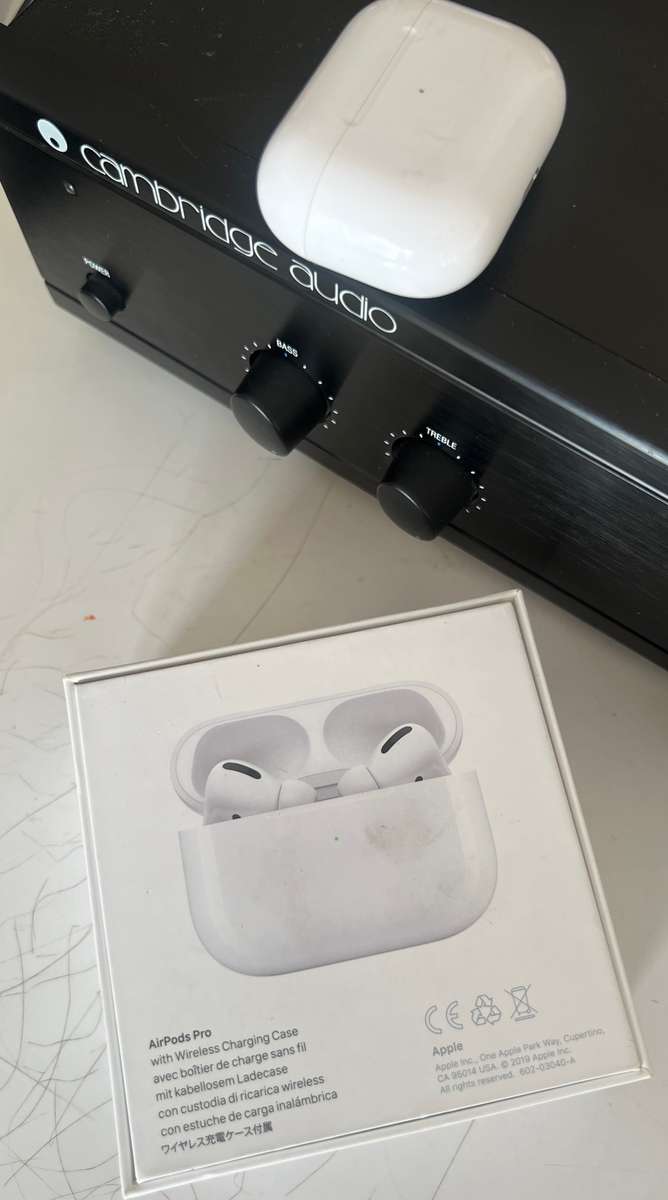 AirPods Pro (1st generation) with Wireless Charging Case - (Original Apple product)