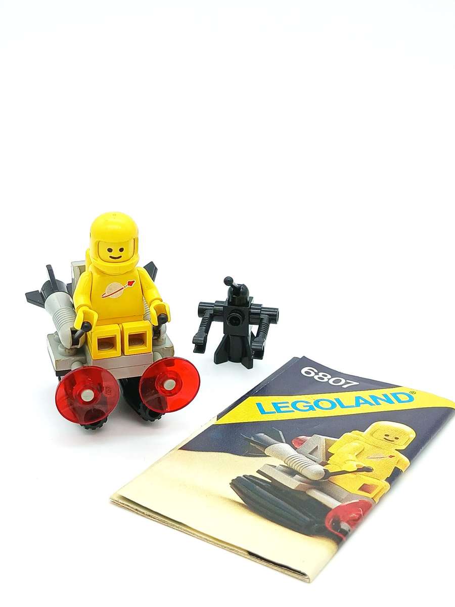 Vintage Lego Space Sledge with Astronaut and Robot No.6807 (1985)