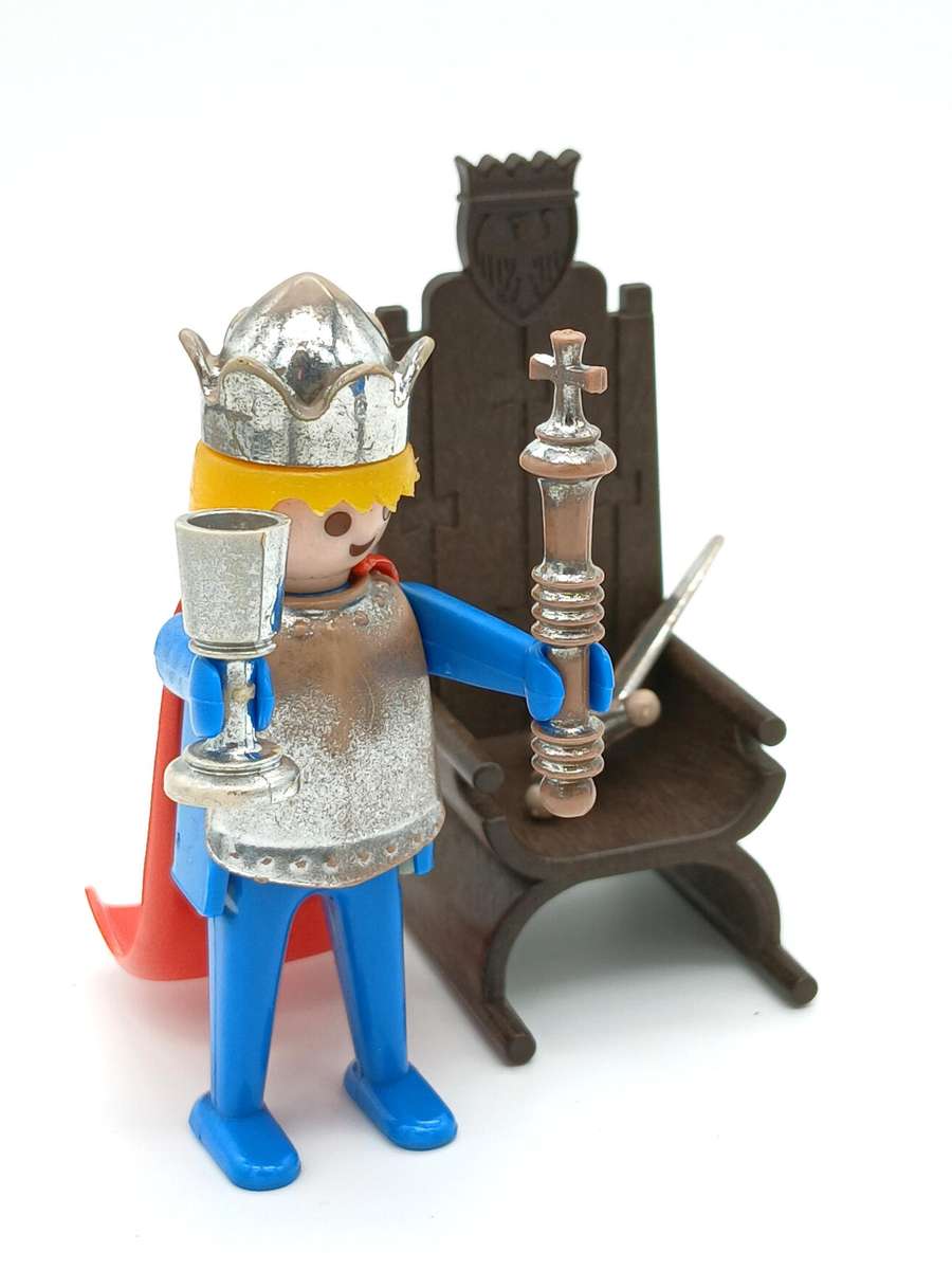 Vintage Playmobil King and Throne - No.3331 V2 (1979)