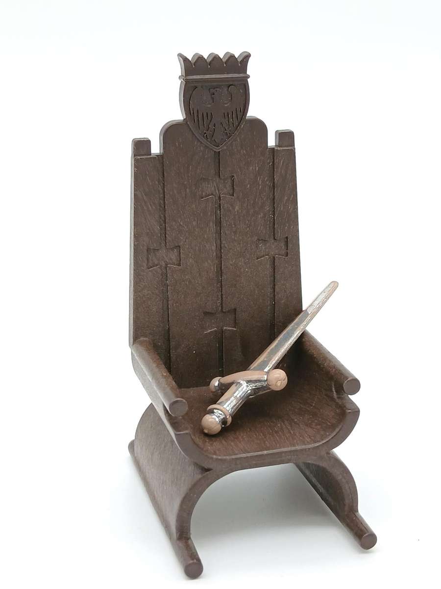 Vintage Playmobil King and Throne - No.3331 V2 (1979)