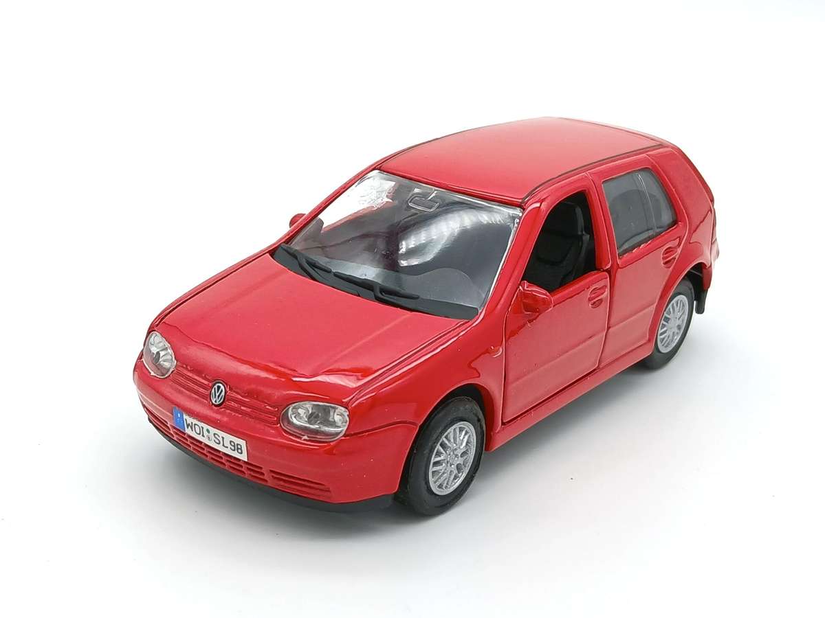 Welly Volkswagen VW Golf IV Red