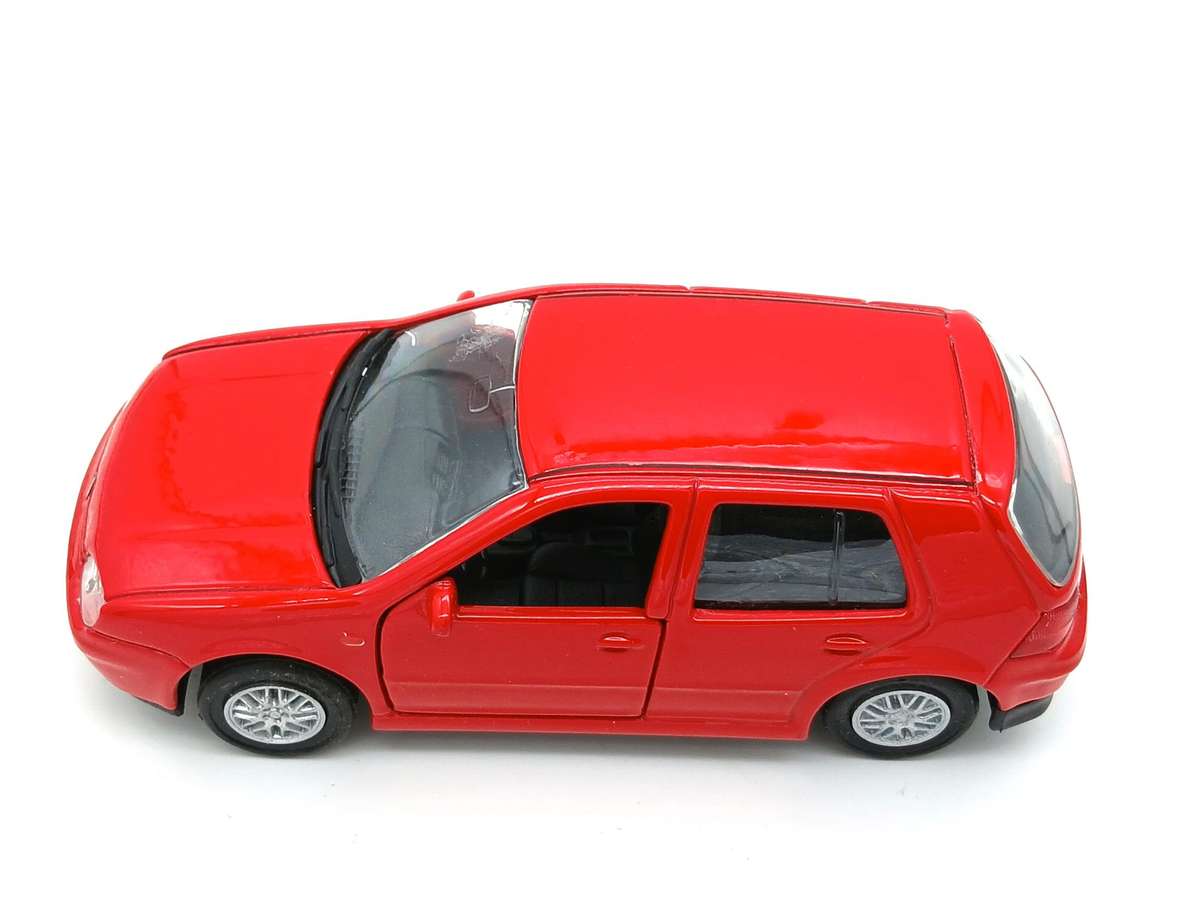 Welly Volkswagen VW Golf IV Red