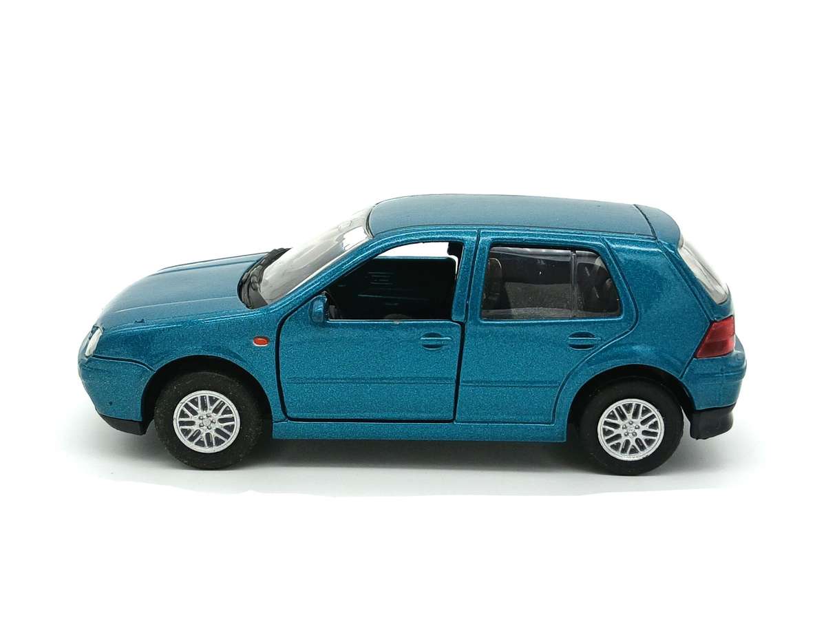 Welly Volkswagen VW Golf IV Bue