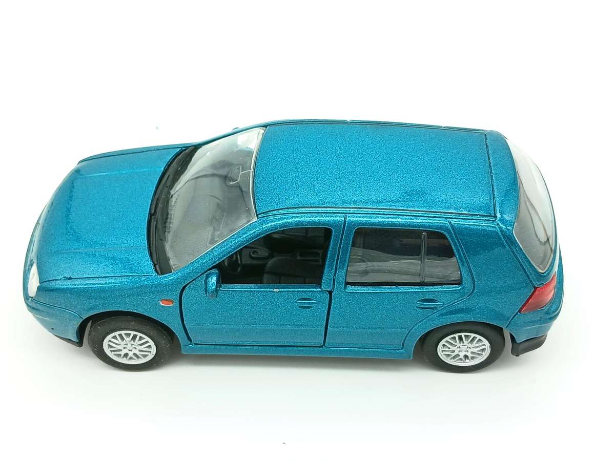 Welly Volkswagen VW Golf IV Bue